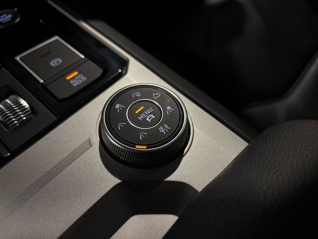 Used Volkswagen Touareg 2023 for sale - 76698278: Photo 44