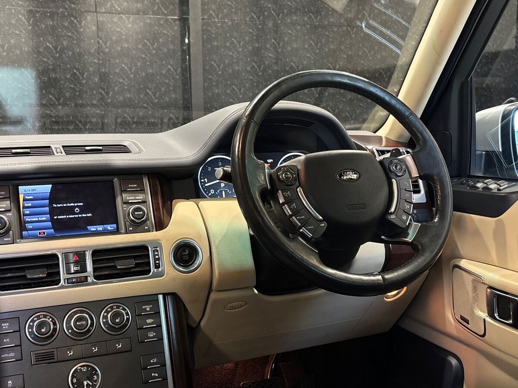 Used Land Rover Range Rover 2011 for sale - 78082613: Photo 13