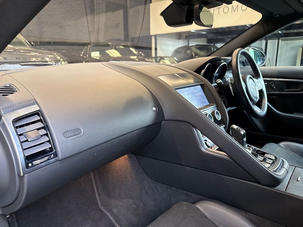 Used Jaguar F-Type 2018 for sale - 77991227: Photo 12