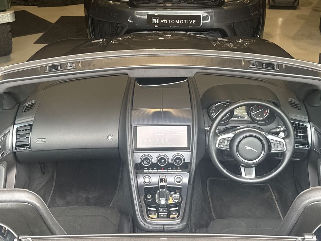 Used Jaguar F-Type 2018 for sale - 77991227: Photo 13