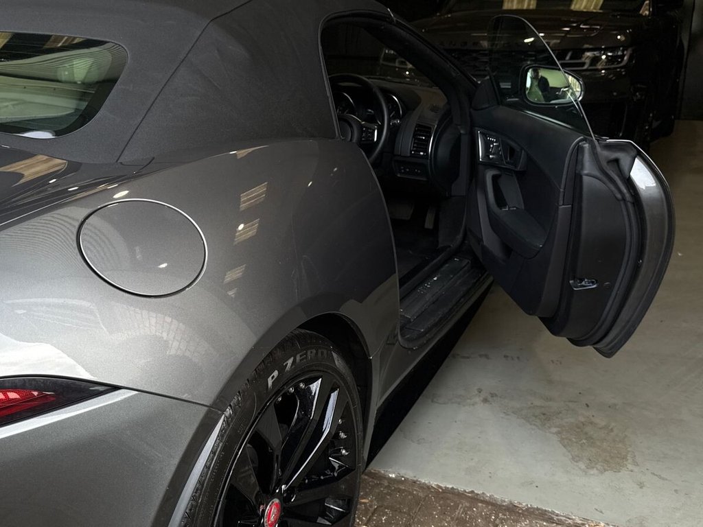 Used Jaguar F-Type 2018 for sale - 77991227: Photo 29