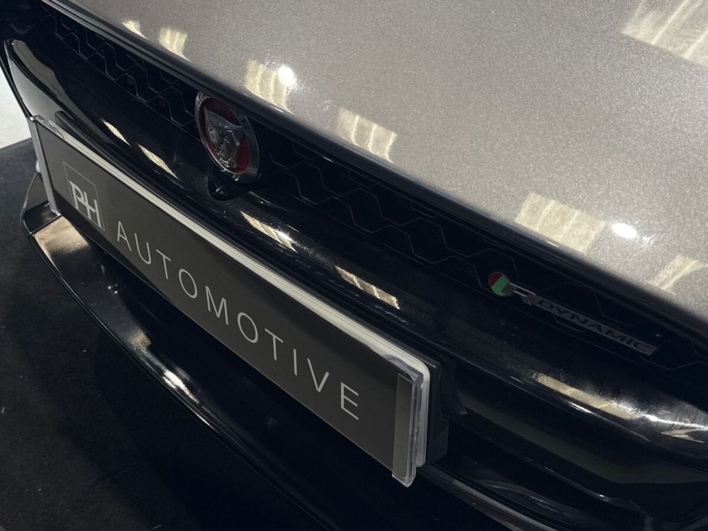 Used Jaguar F-Type 2018 for sale - 77991227: Photo 33