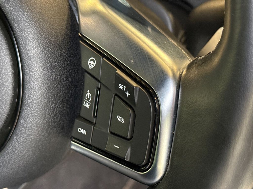 Used Jaguar F-Type 2018 for sale - 77991227: Photo 38