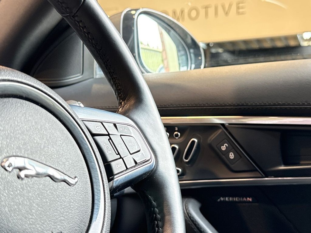 Used Jaguar F-Type 2018 for sale - 77991227: Photo 48