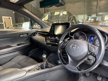 Used Toyota C-HR 2018 for sale - 78974629: Photo
