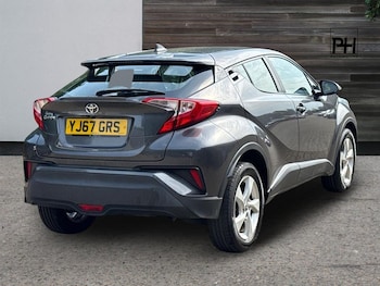 Used Toyota C-HR 2018 for sale - 78974629: Photo