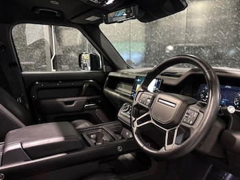 Used Land Rover Defender 2021 for sale - 77384116: Photo