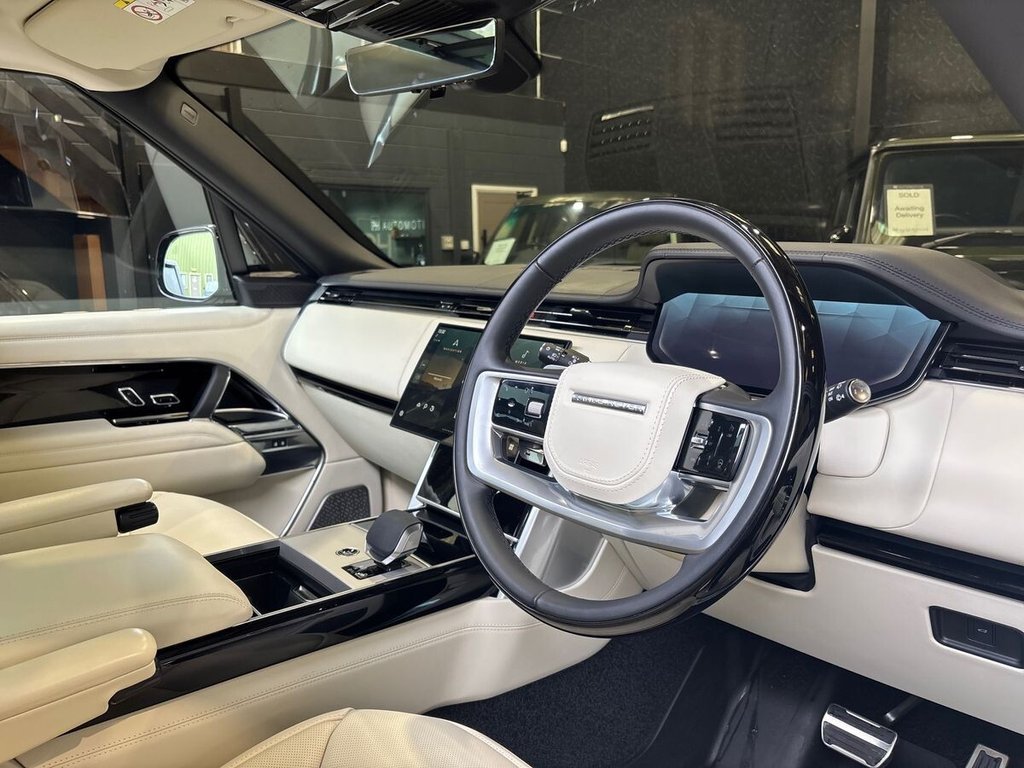 Used Land Rover Range Rover 2025 for sale - 77693300: Photo 2