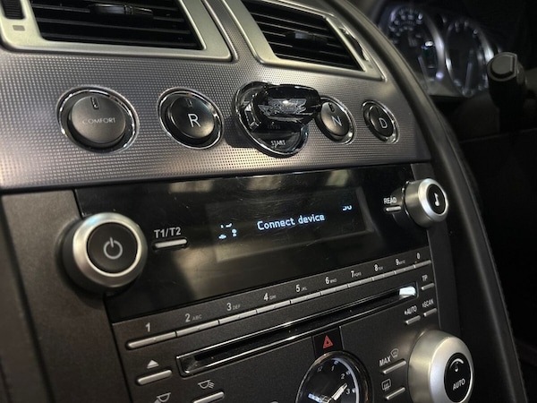 Used Aston Martin Vantage 2011 for sale - 75630434: Photo 12