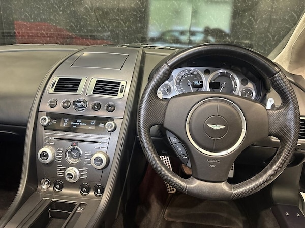 Used Aston Martin Vantage 2011 for sale - 75630434: Photo 13