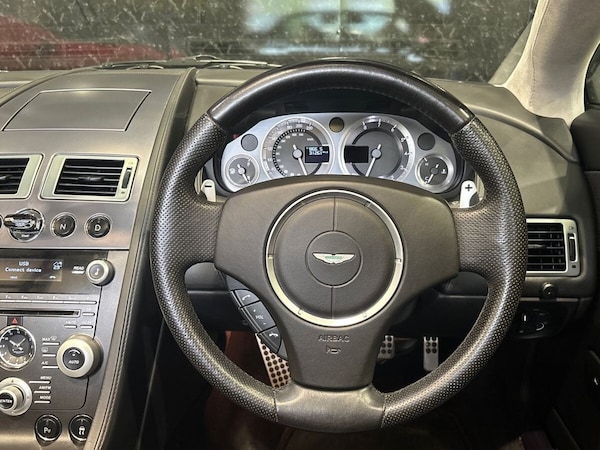 Used Aston Martin Vantage 2011 for sale - 75630434: Photo 14