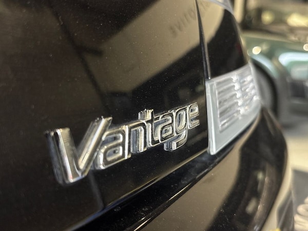 Used Aston Martin Vantage 2011 for sale - 75630434: Photo 19