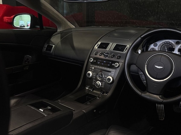 Used Aston Martin Vantage 2011 for sale - 75630434: Photo 24