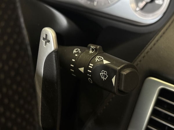 Used Aston Martin Vantage 2011 for sale - 75630434: Photo 26