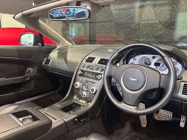 Used Aston Martin Vantage 2011 for sale - 75630434: Photo 2