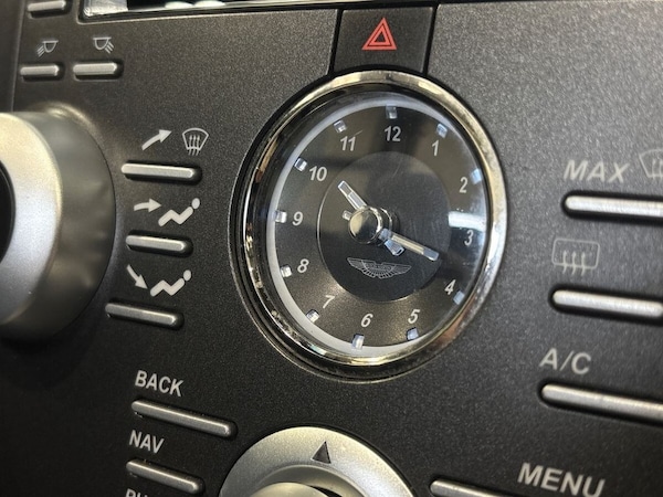 Used Aston Martin Vantage 2011 for sale - 75630434: Photo 34