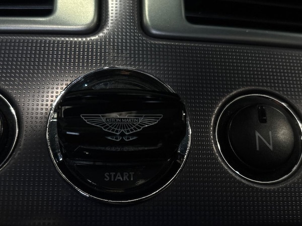 Used Aston Martin Vantage 2011 for sale - 75630434: Photo 37