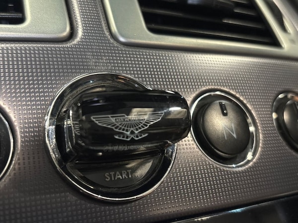 Used Aston Martin Vantage 2011 for sale - 75630434: Photo 38