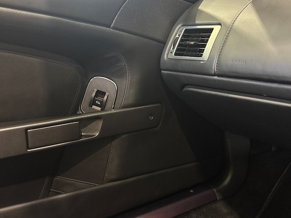 Used Aston Martin Vantage 2011 for sale - 75630434: Photo 43