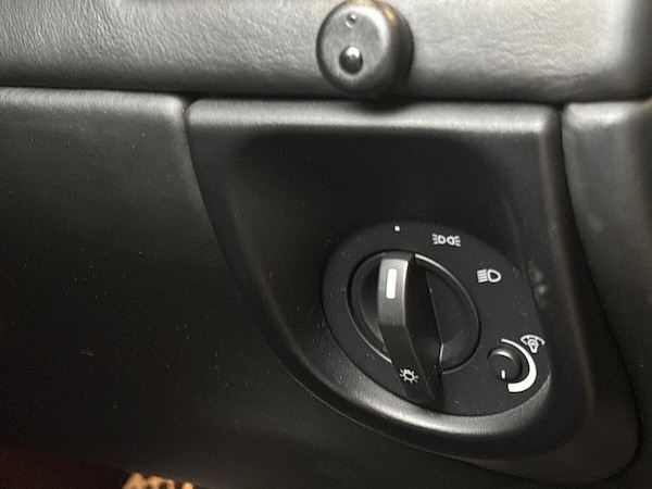 Used Aston Martin Vantage 2011 for sale - 75630434: Photo 45