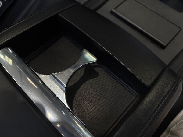 Used Aston Martin Vantage 2011 for sale - 75630434: Photo 50