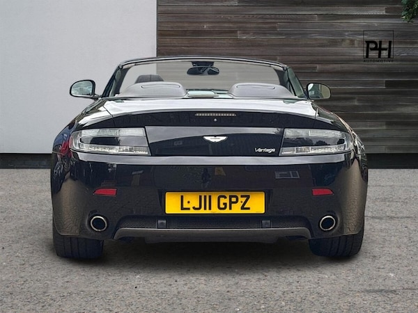 Used Aston Martin Vantage 2011 for sale - 75630434: Photo 5