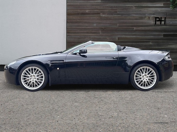 Used Aston Martin Vantage 2011 for sale - 75630434: Photo 7
