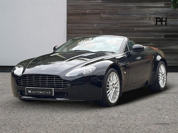 Used Aston Martin Vantage 2011 for sale - 75630434: Photo 8