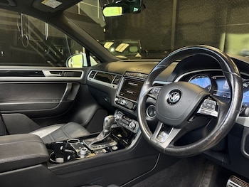 Used Volkswagen Touareg 2017 for sale - 78299589: Photo