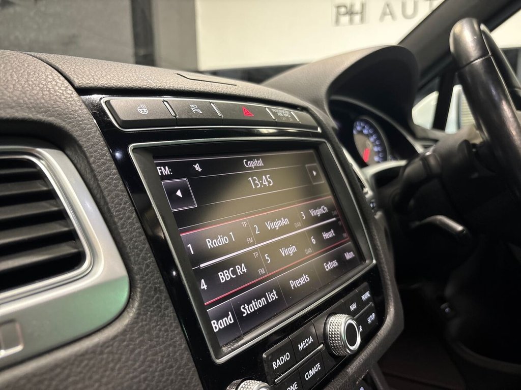 Used Volkswagen Touareg 2016 for sale - 77571525: Photo 13