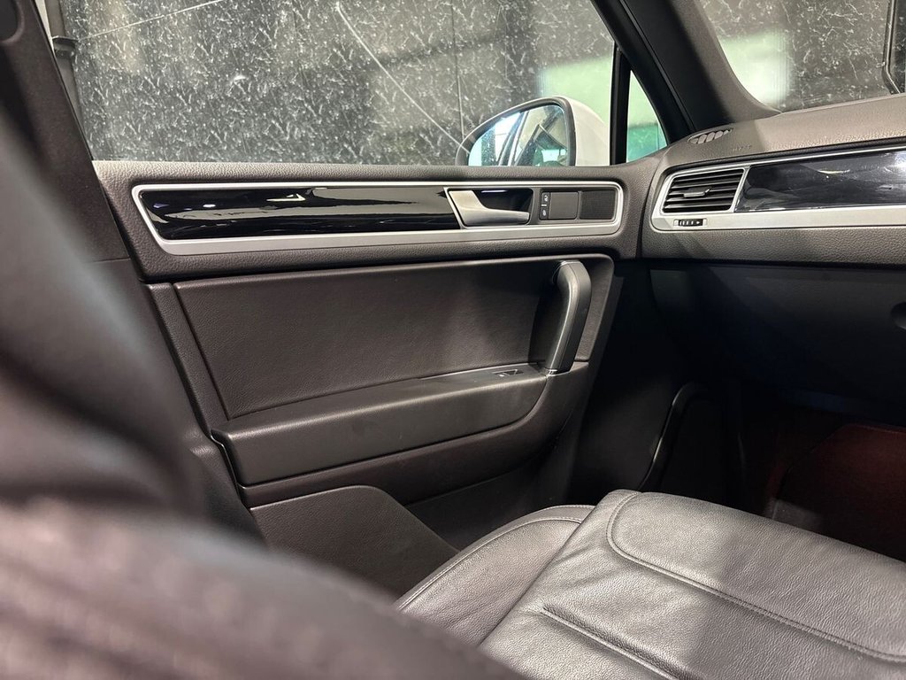 Used Volkswagen Touareg 2016 for sale - 77571525: Photo 25