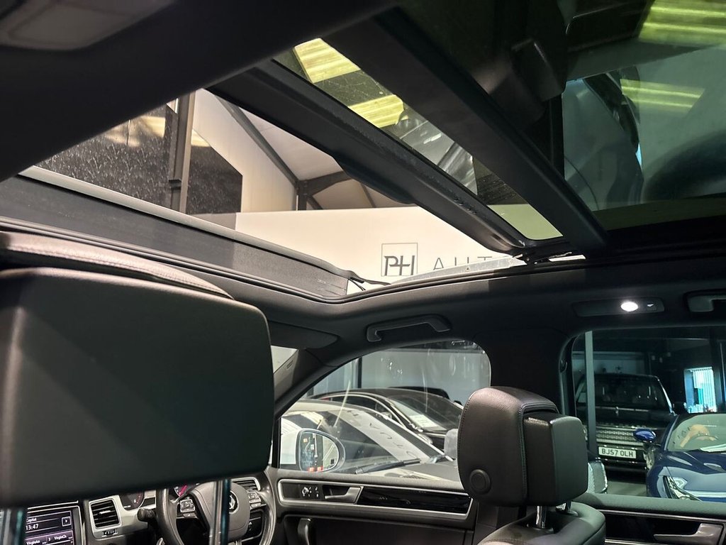 Used Volkswagen Touareg 2016 for sale - 77571525: Photo 29