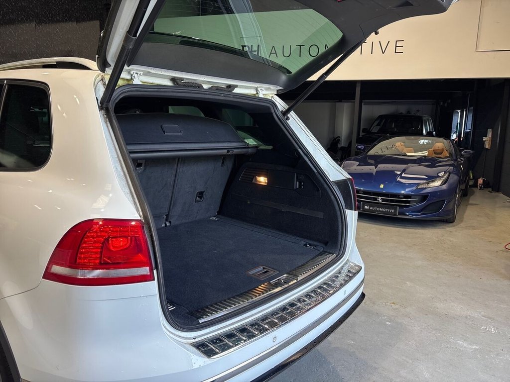 Used Volkswagen Touareg 2016 for sale - 77571525: Photo 30