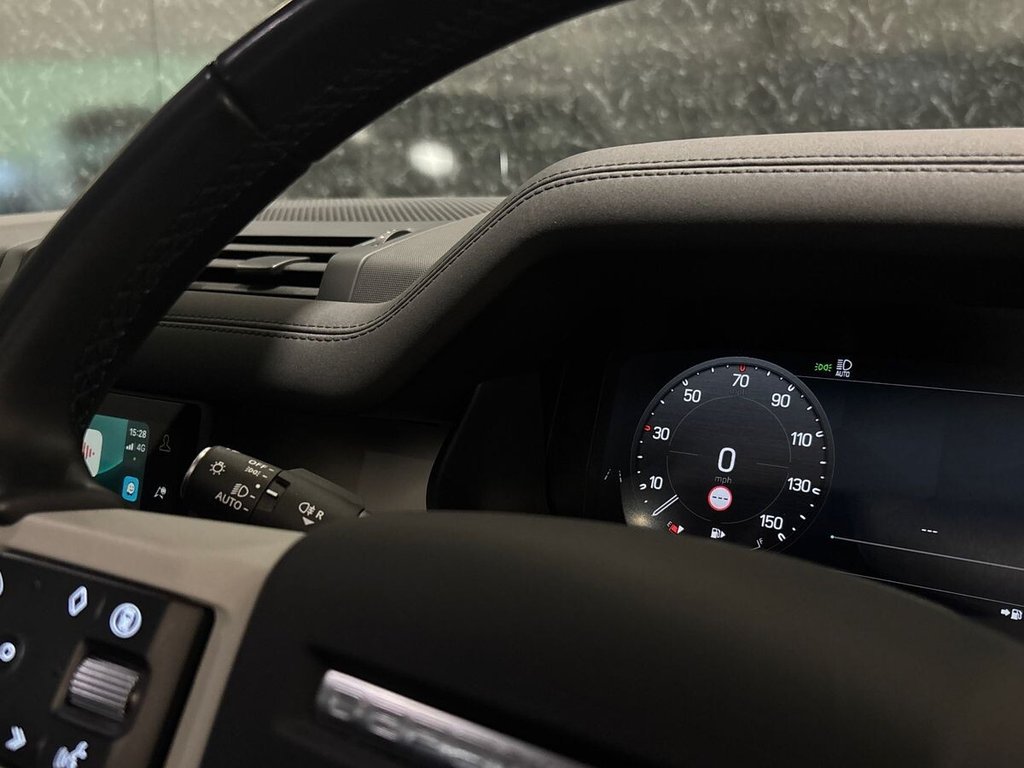 Used Land Rover Defender 2023 for sale - 76312937: Photo 15