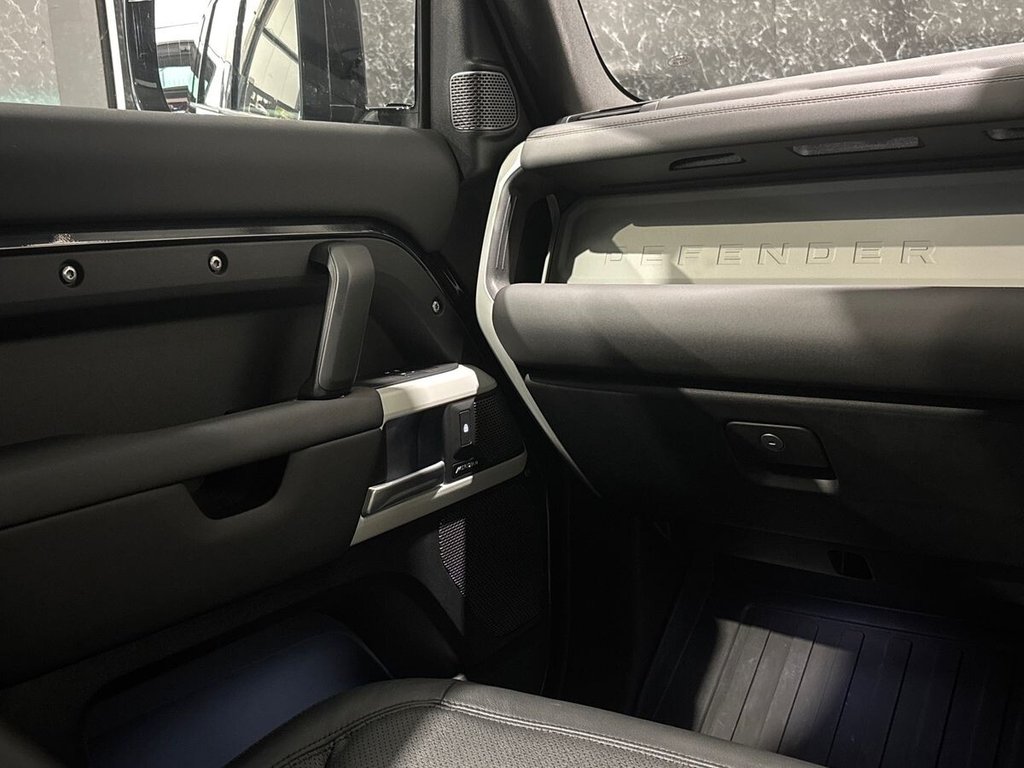 Used Land Rover Defender 2023 for sale - 76312937: Photo 19