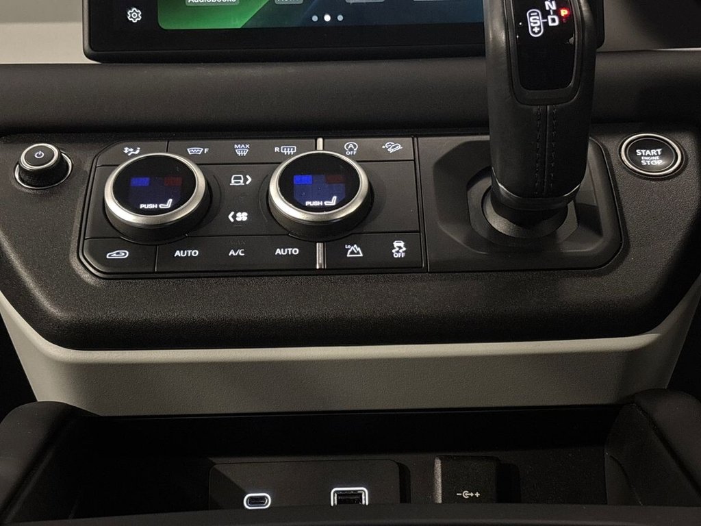 Used Land Rover Defender 2023 for sale - 76312937: Photo 21