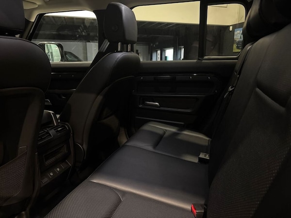 Used Land Rover Defender 2023 for sale - 76312937: Photo 24
