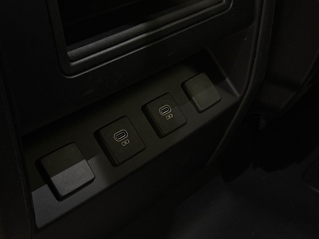 Used Land Rover Defender 2023 for sale - 76312937: Photo 25