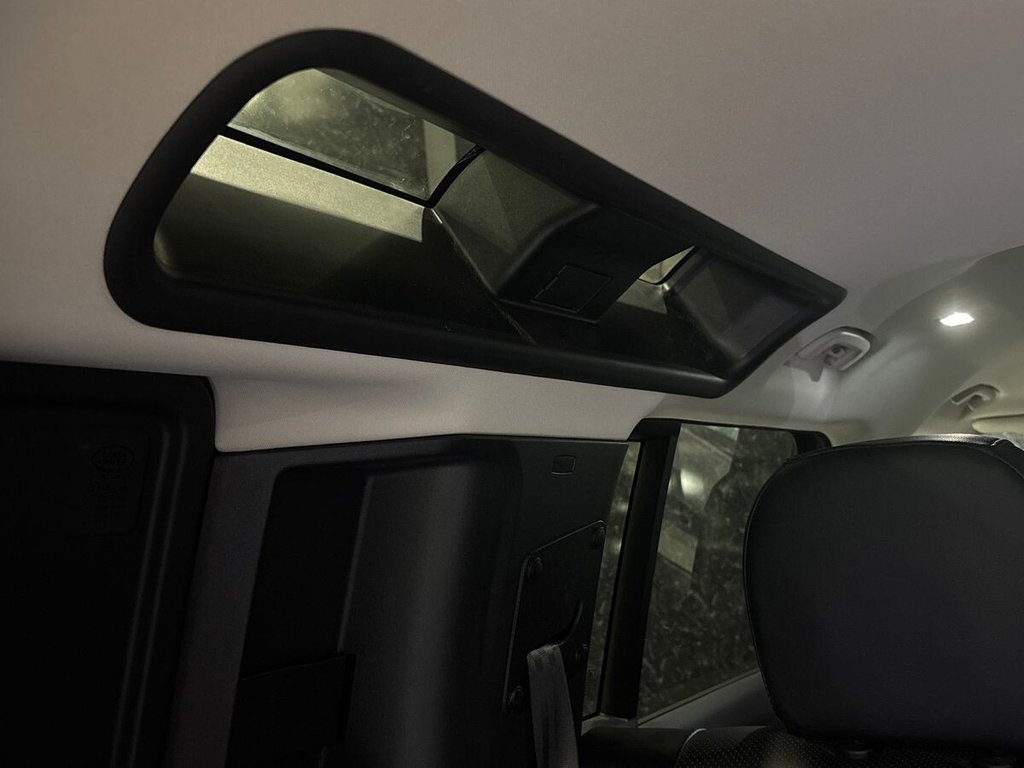 Used Land Rover Defender 2023 for sale - 76312937: Photo 29