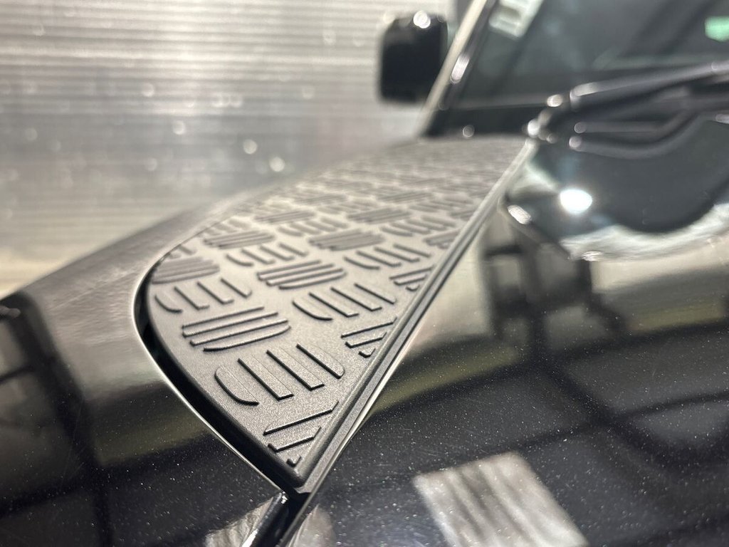 Used Land Rover Defender 2023 for sale - 76312937: Photo 41