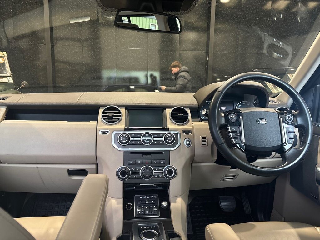 Used Land Rover Discovery 2015 for sale - 77990703: Photo 12