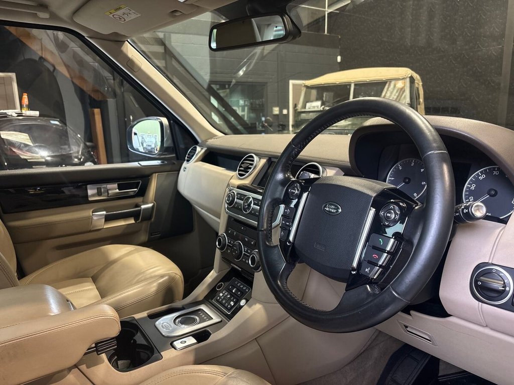 Used Land Rover Discovery 2015 for sale - 77990703: Photo 2