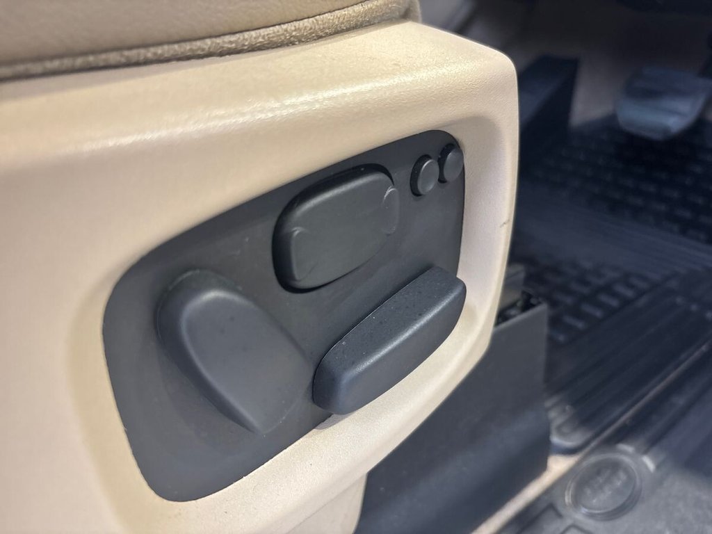 Used Land Rover Discovery 2015 for sale - 77990703: Photo 43