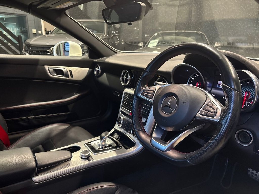 Used Mercedes-Benz SLC 2016 for sale - 76724715: Photo 2