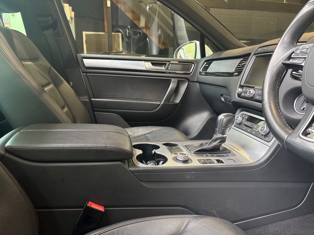 Used Volkswagen Touareg 2016 for sale - 77990895: Photo 35