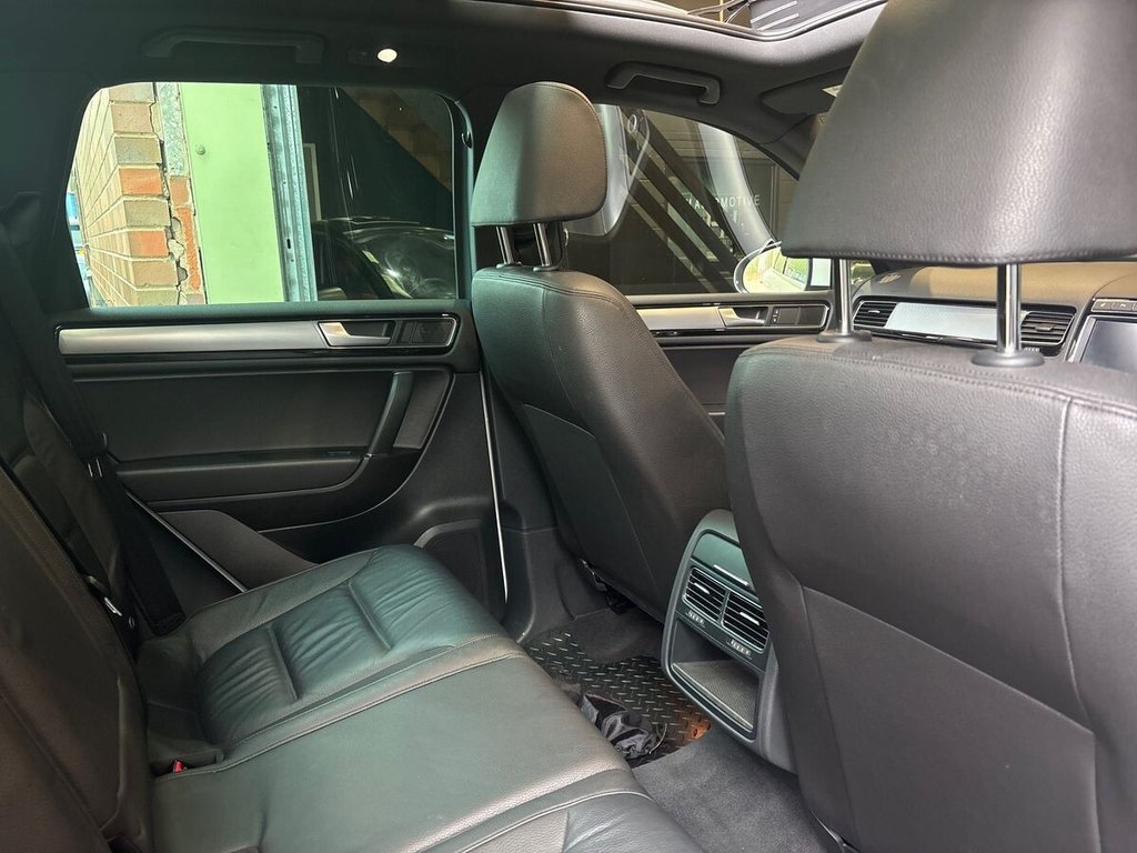 Used Volkswagen Touareg 2016 for sale - 77990895: Photo 36