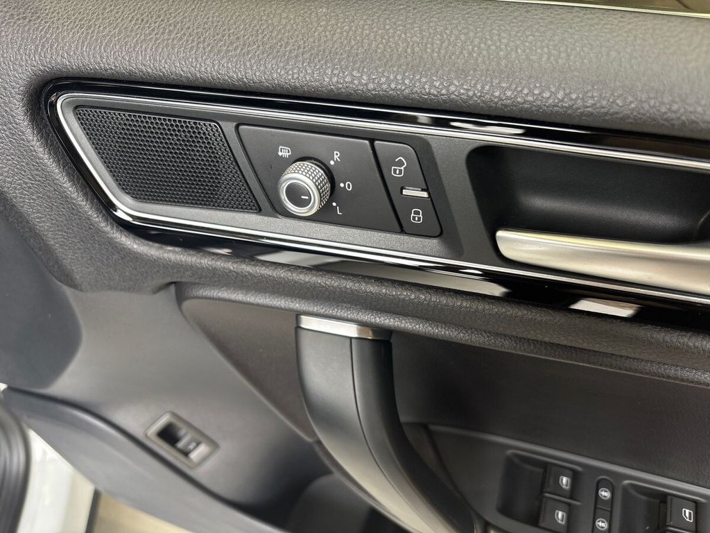 Used Volkswagen Touareg 2016 for sale - 77990895: Photo 38