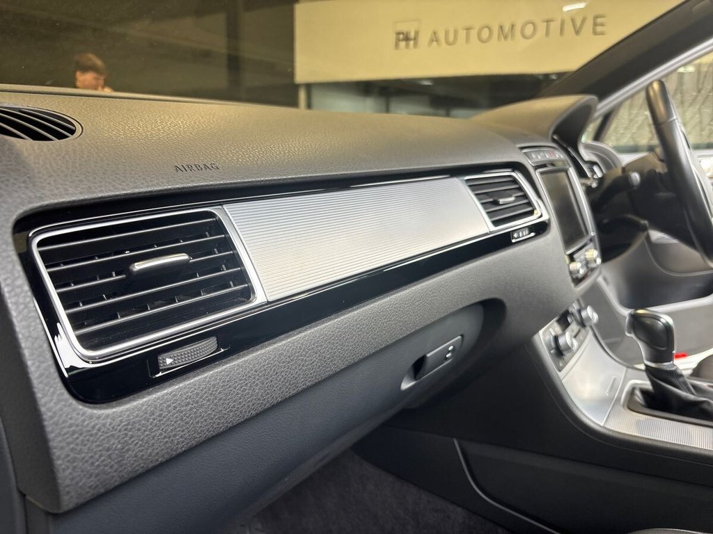 Used Volkswagen Touareg 2016 for sale - 77990895: Photo 42