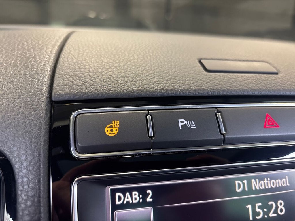 Used Volkswagen Touareg 2016 for sale - 77990895: Photo 50