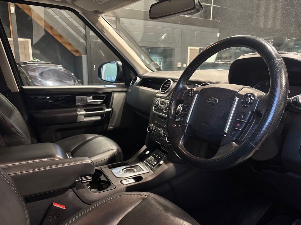 Used Land Rover Discovery 2015 for sale - 76647689: Photo 2